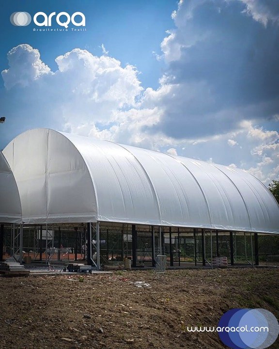 Carpa tipo hangar de gran formato instalada por ARQA
